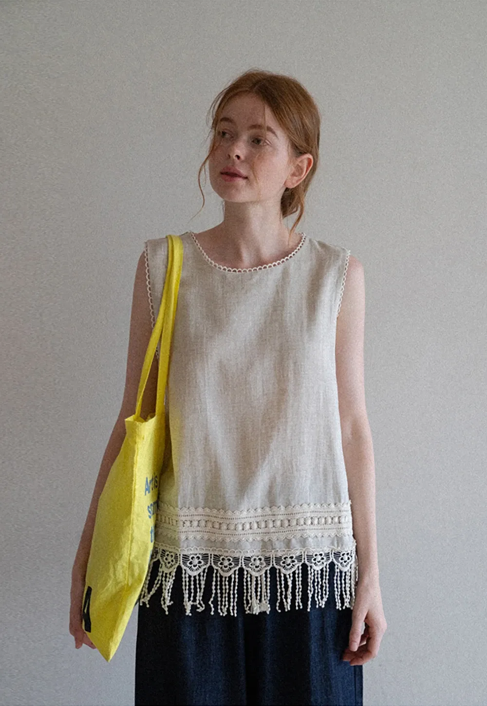Lace Trim Tank Top with Tassel Hem