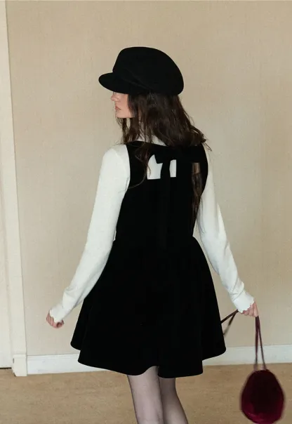 Elegant Black Velvet A-Line Sleeveless Short Dress