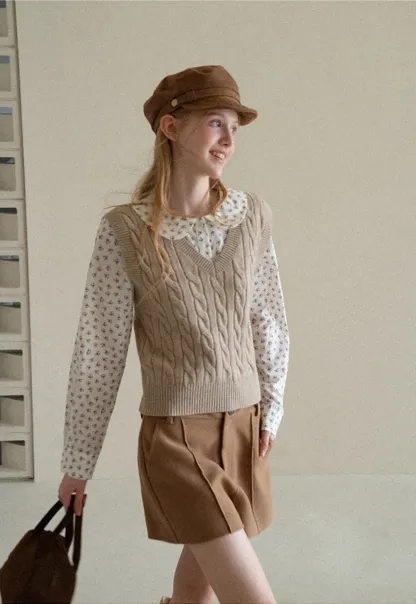 Cable Knit V Neck Sleeveless Sweater