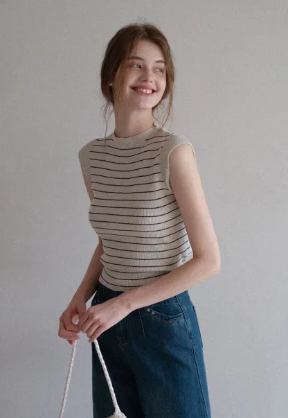 Women’s Ruched Ring Cutout Knit Top