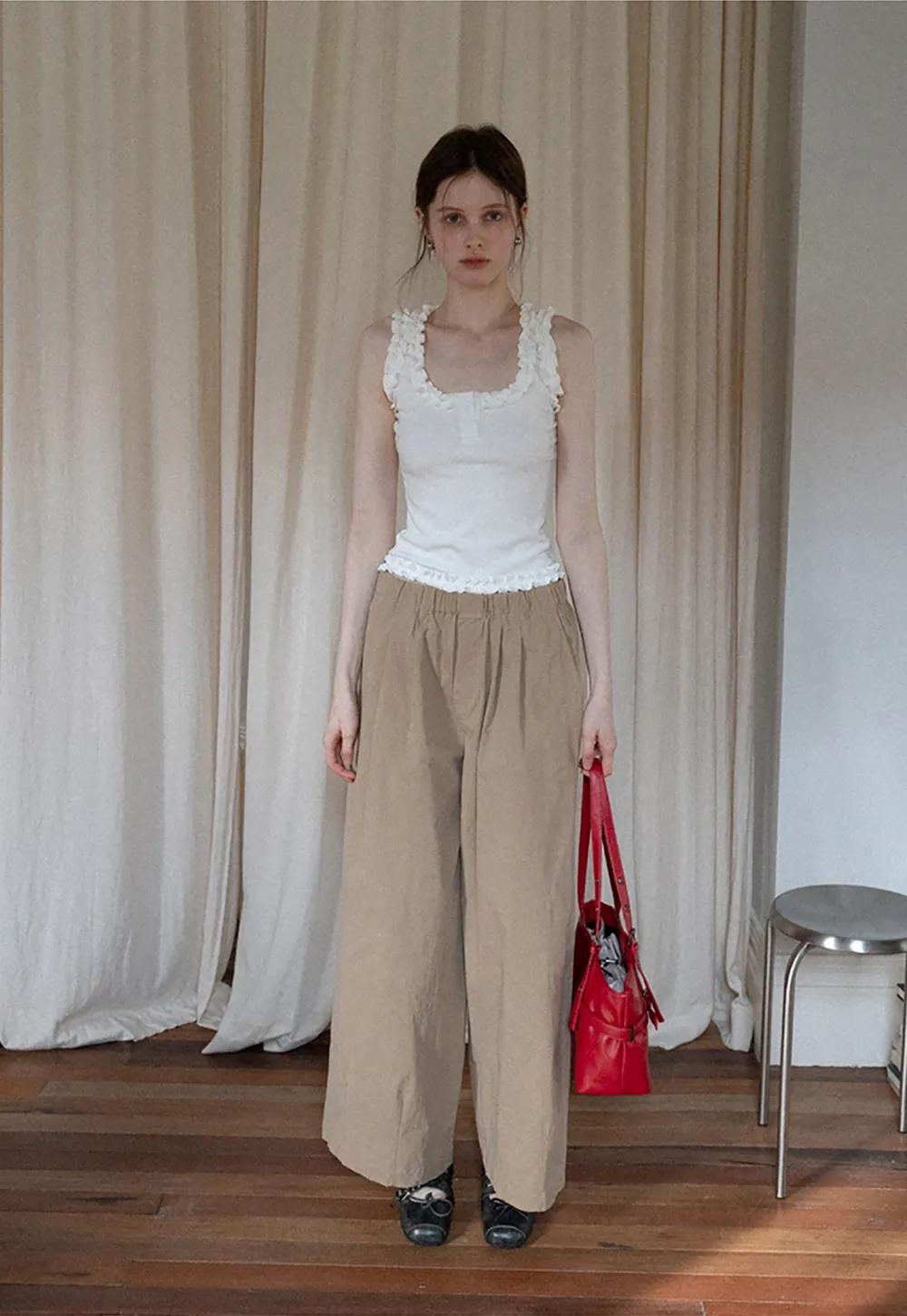 Women's Sleeveless Collared Button Down Knit Top