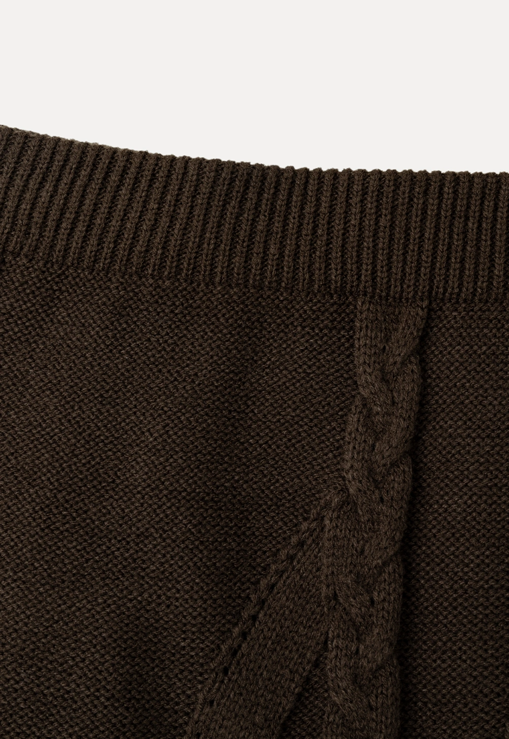 Ribbed Knit Sleeveless Sweater with Lace Trim