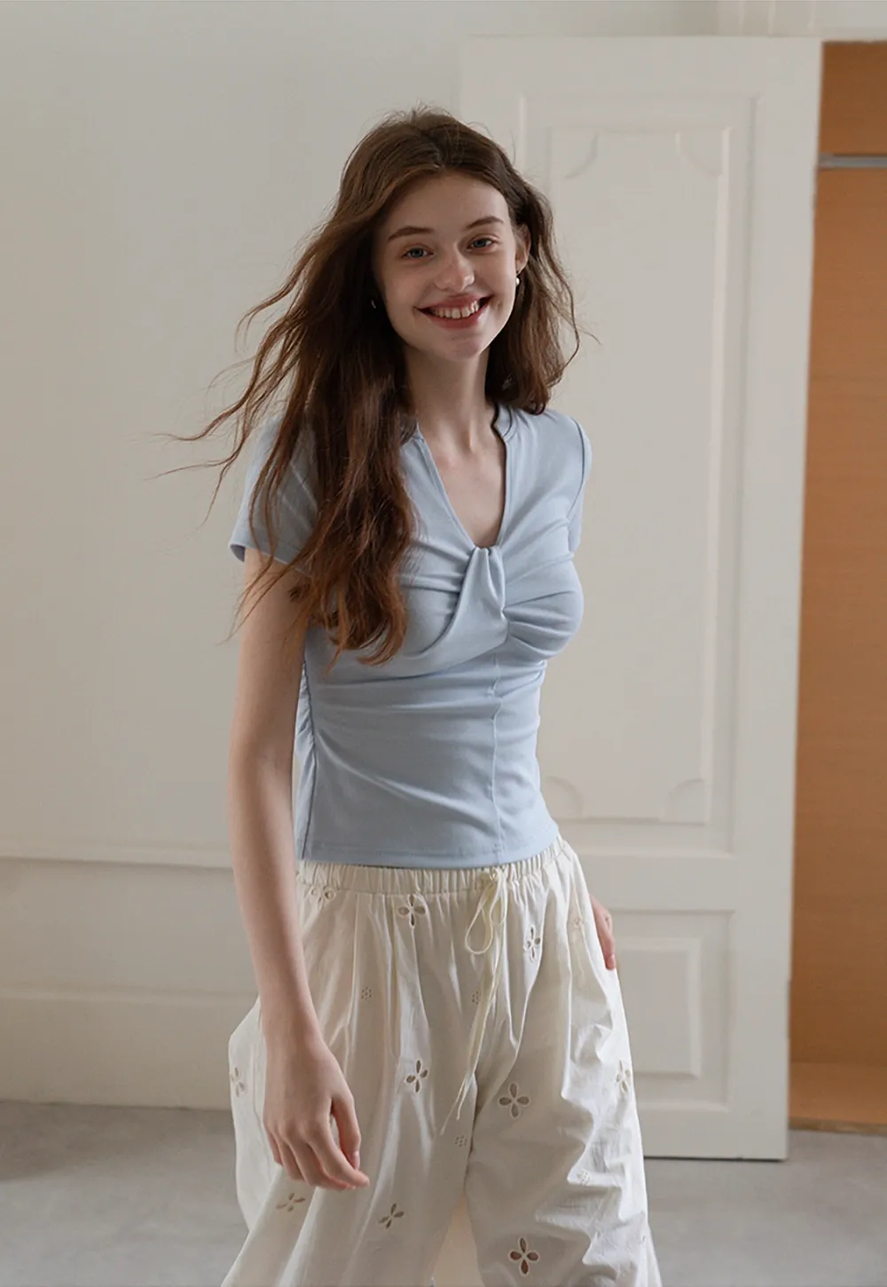 Women’s Ruched Twist Front Tee