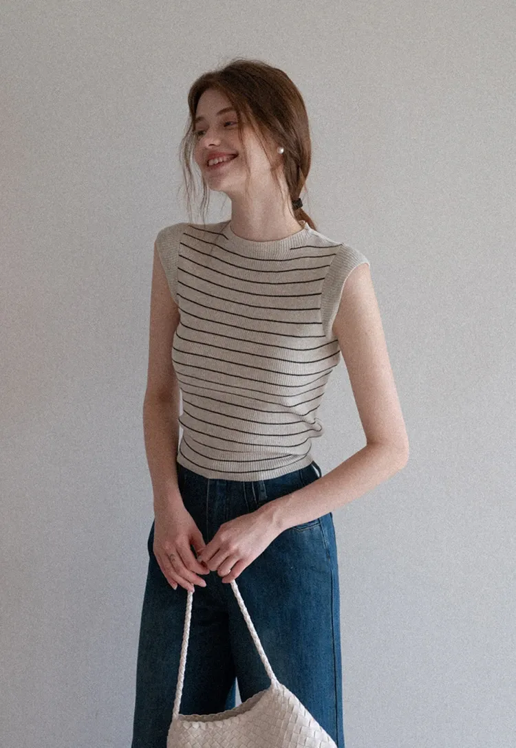 Women’s Ruched Ring Cutout Knit Top