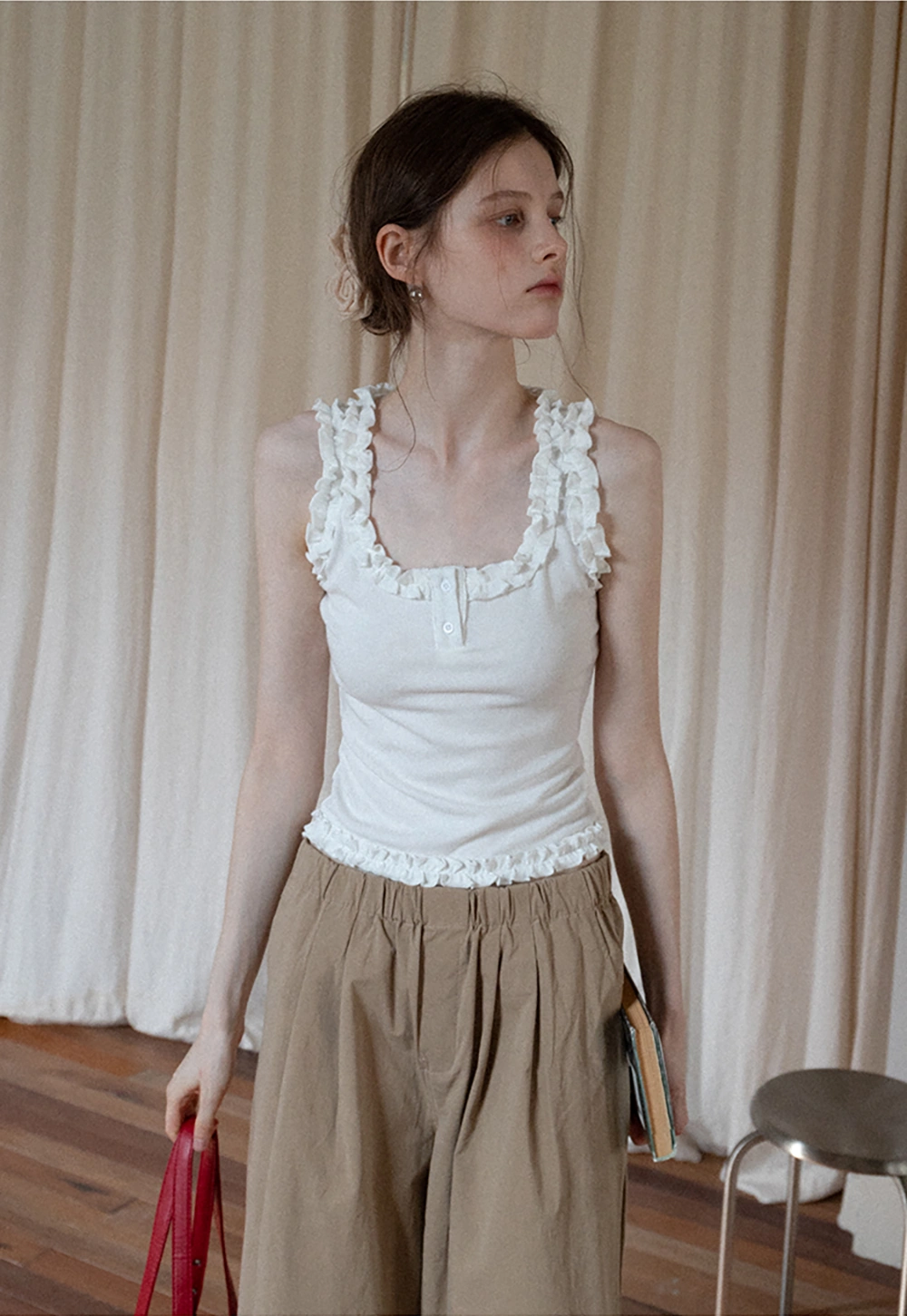 Women's Sleeveless Collared Button Down Knit Top