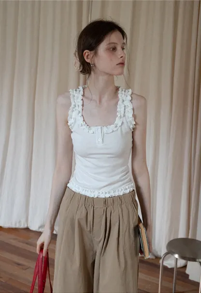 Women's Sleeveless Collared Button Down Knit Top