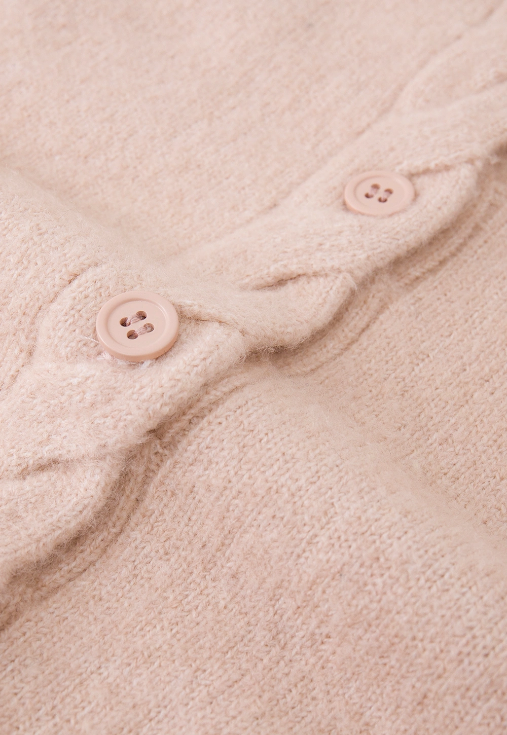 Chic Knit Cardigan with Cable Detail and Buttons