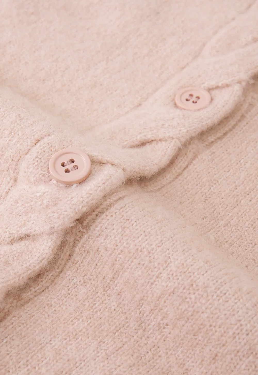 Chic Knit Cardigan with Cable Detail and Buttons