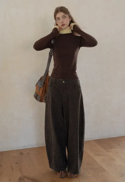 Casual Brown Turtleneck Sweater with Yellow Cuffs