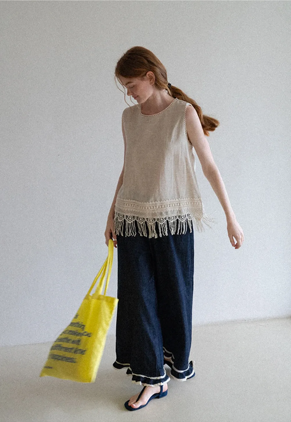 Lace Trim Tank Top with Tassel Hem
