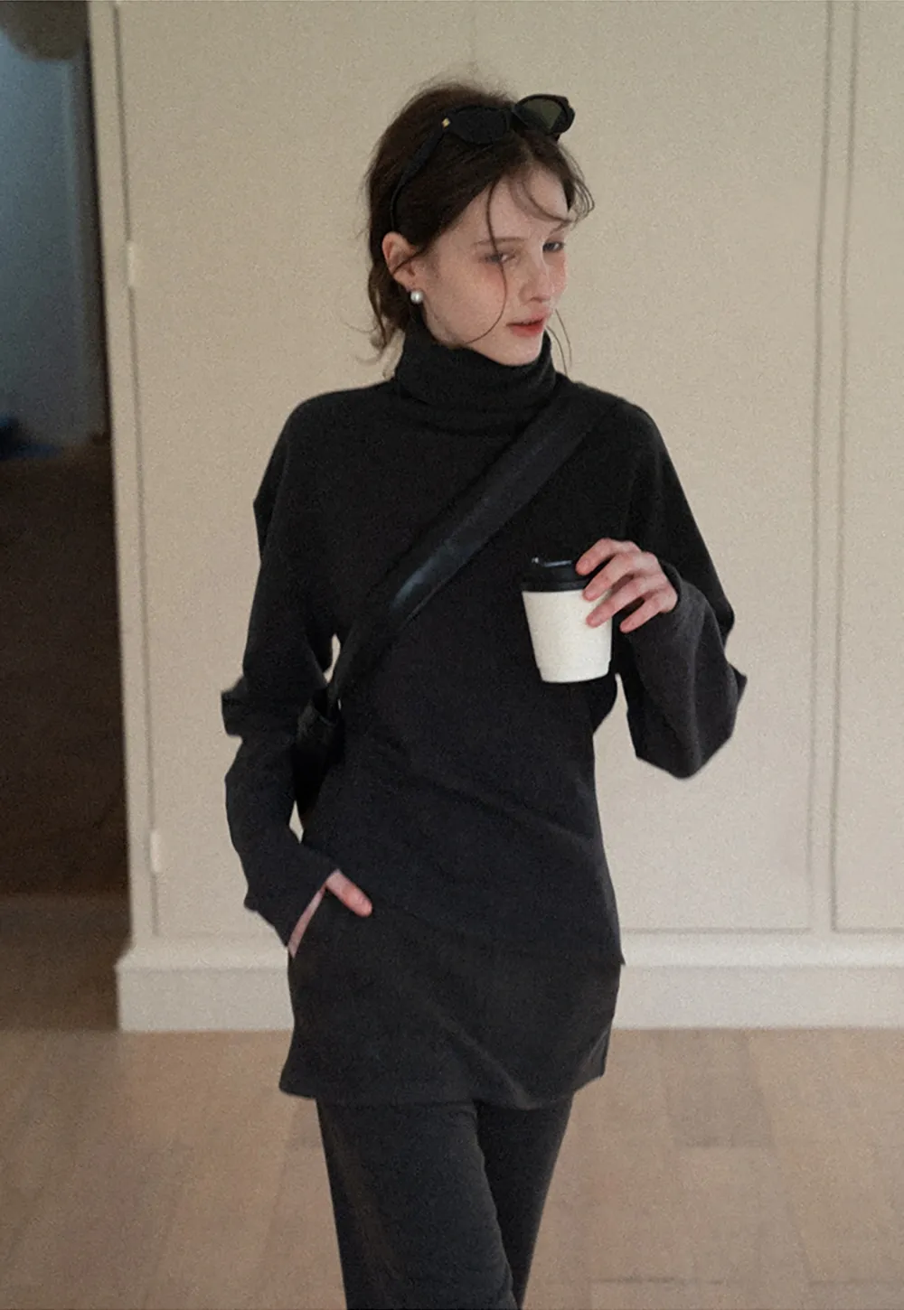 Elegant Two-Piece Turtleneck and Pants Set