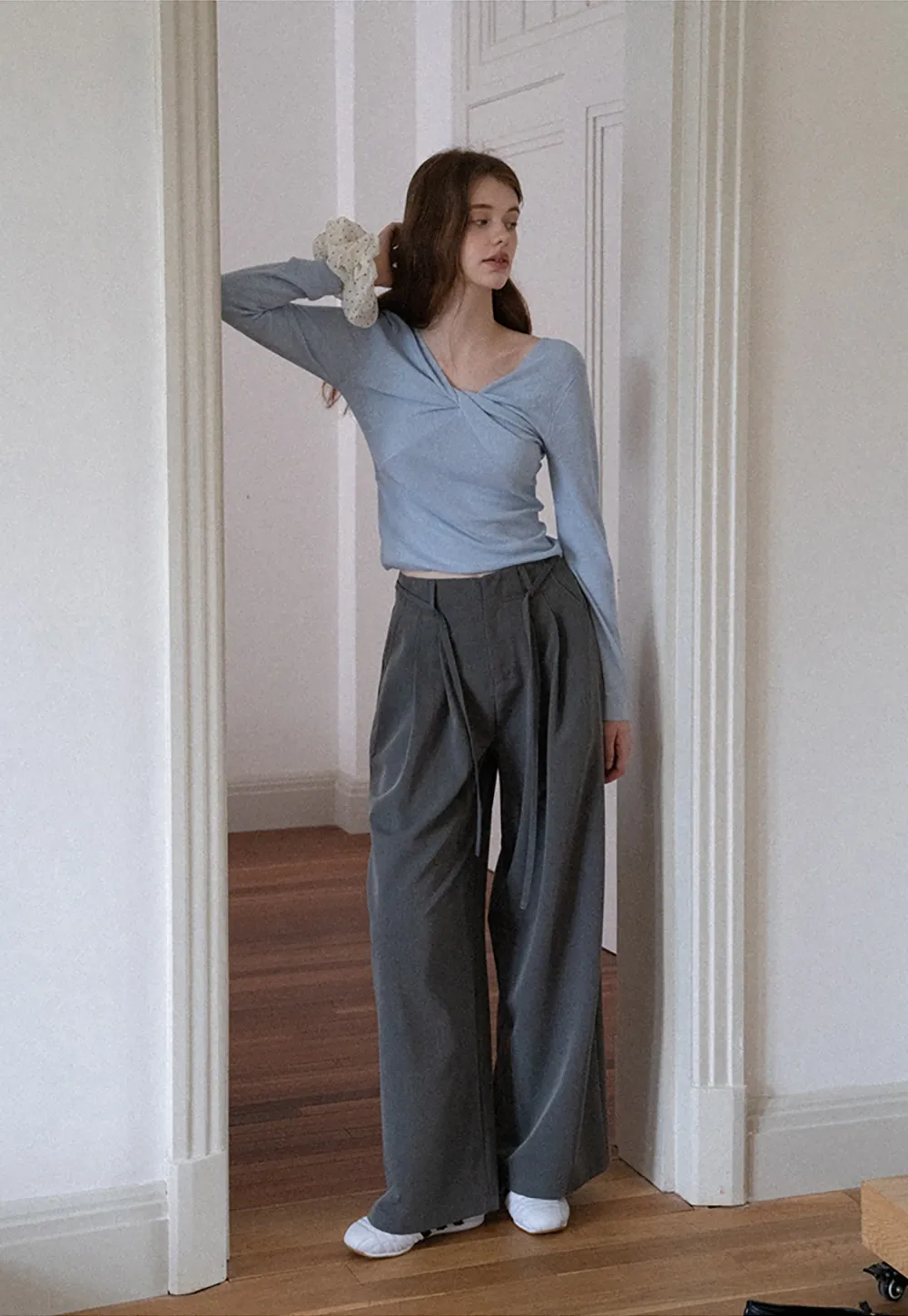 Women V Neck Twist Front Long Sleeve Knit Top