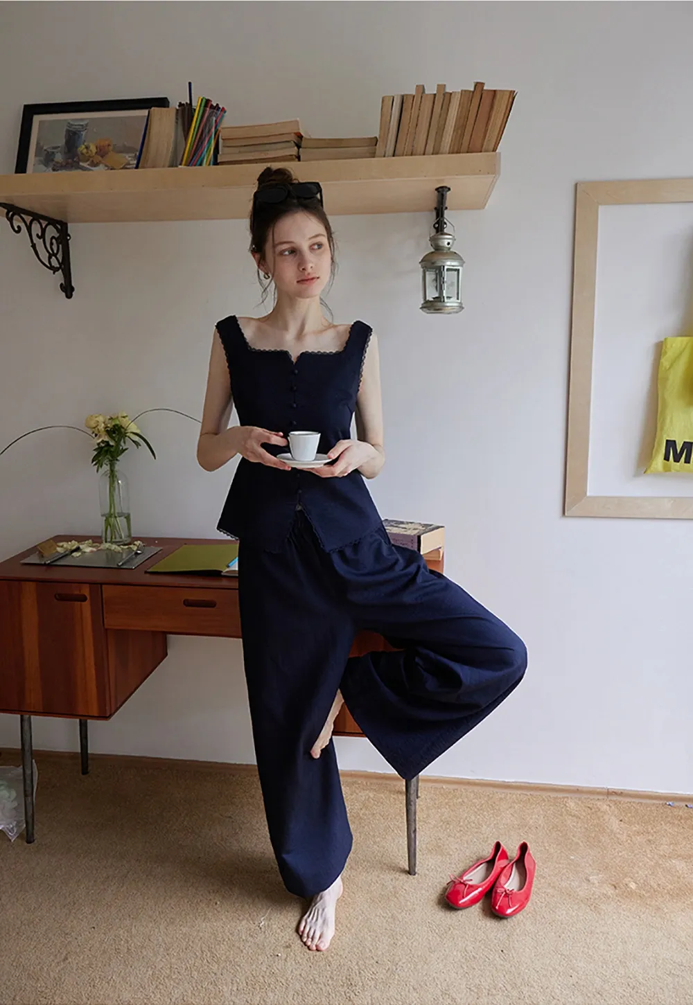Women’s 2 Piece Set – Sleeveless Lace Trim Top and High Waist Wide Leg Pants