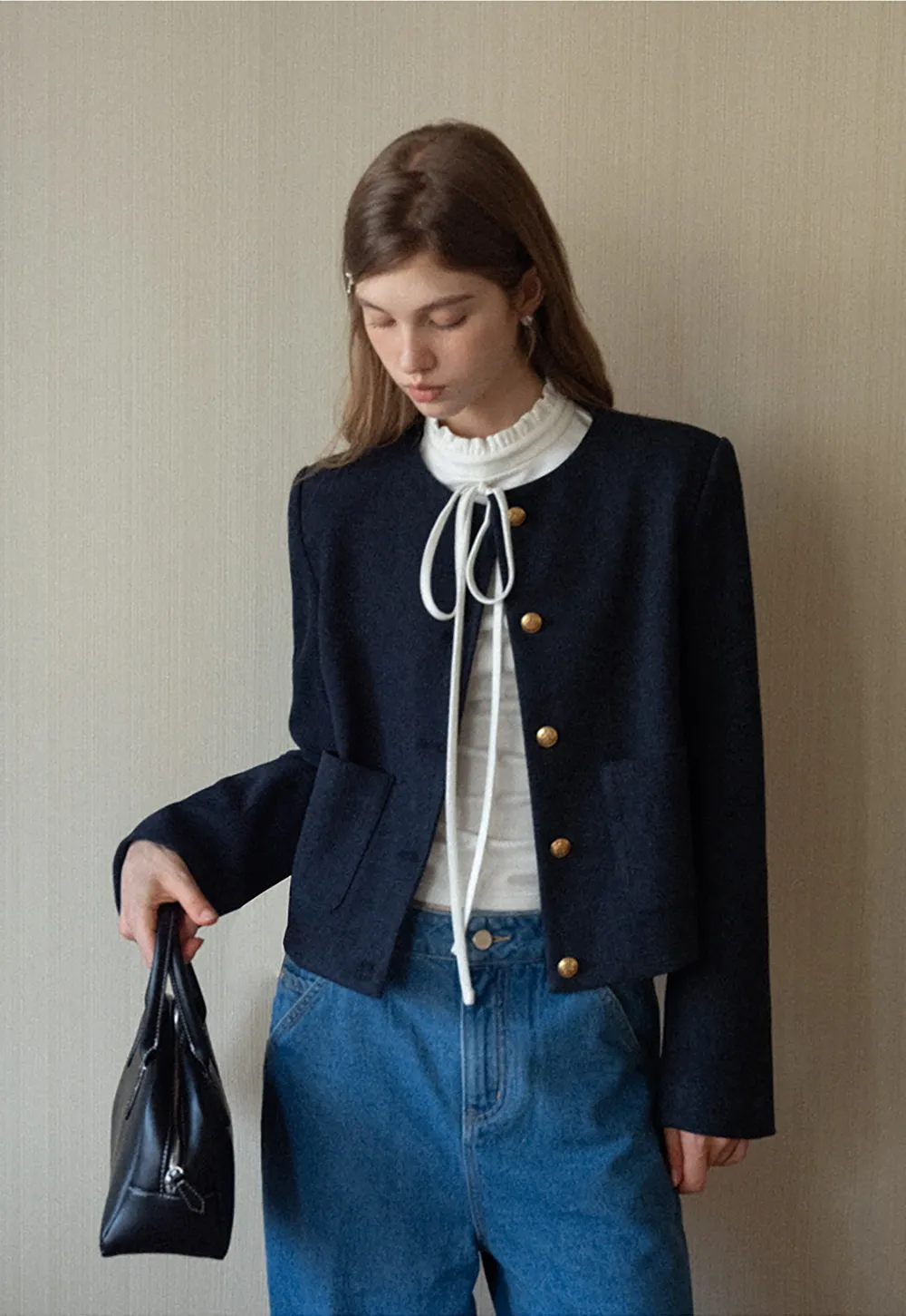 Elegant Jacket with Button and Pocket Detail