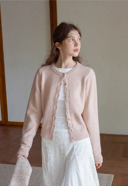 Chic Knit Cardigan with Cable Detail and Buttons