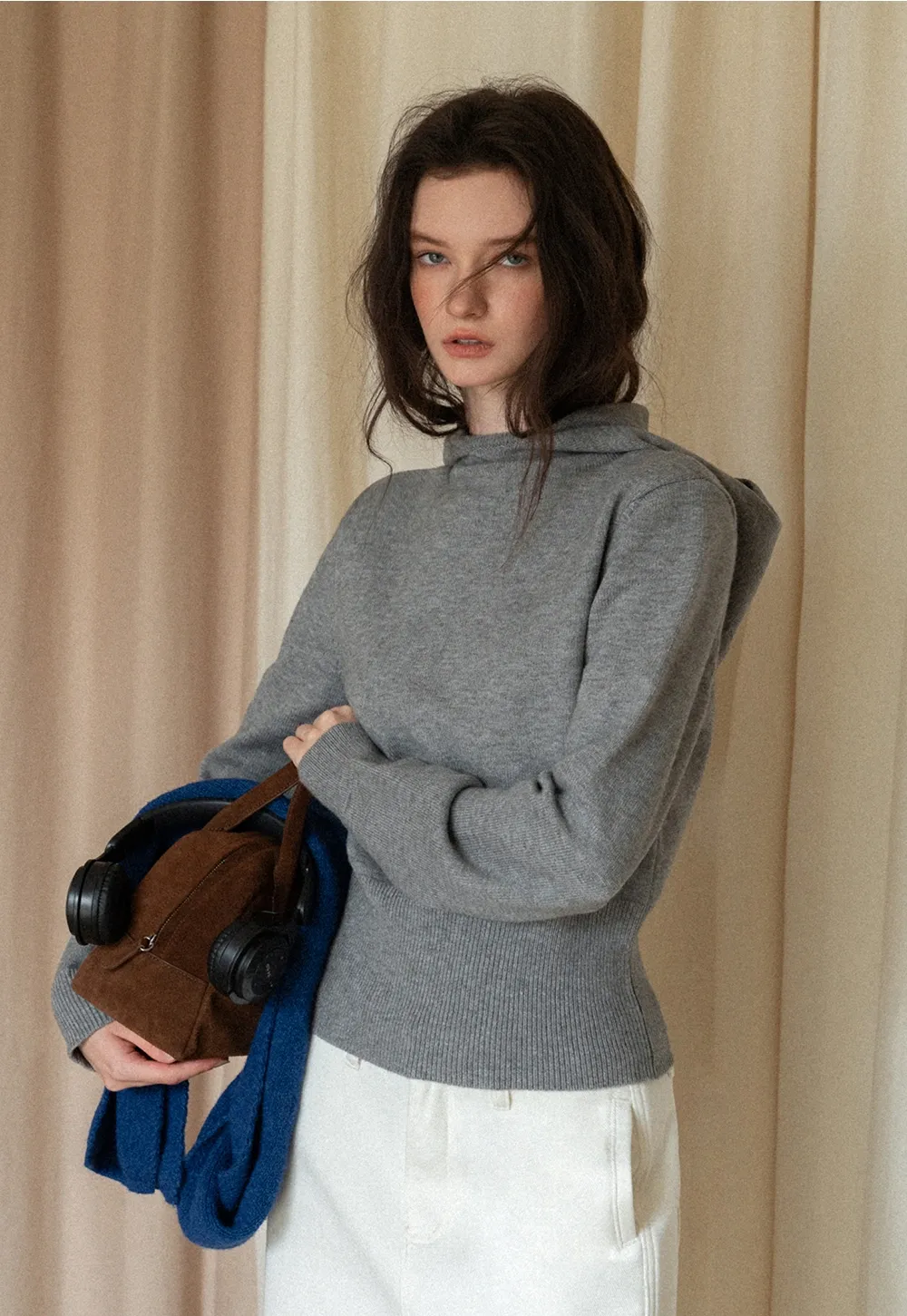 Fashionable Grey Sweater with Hood and Ribbed Trim