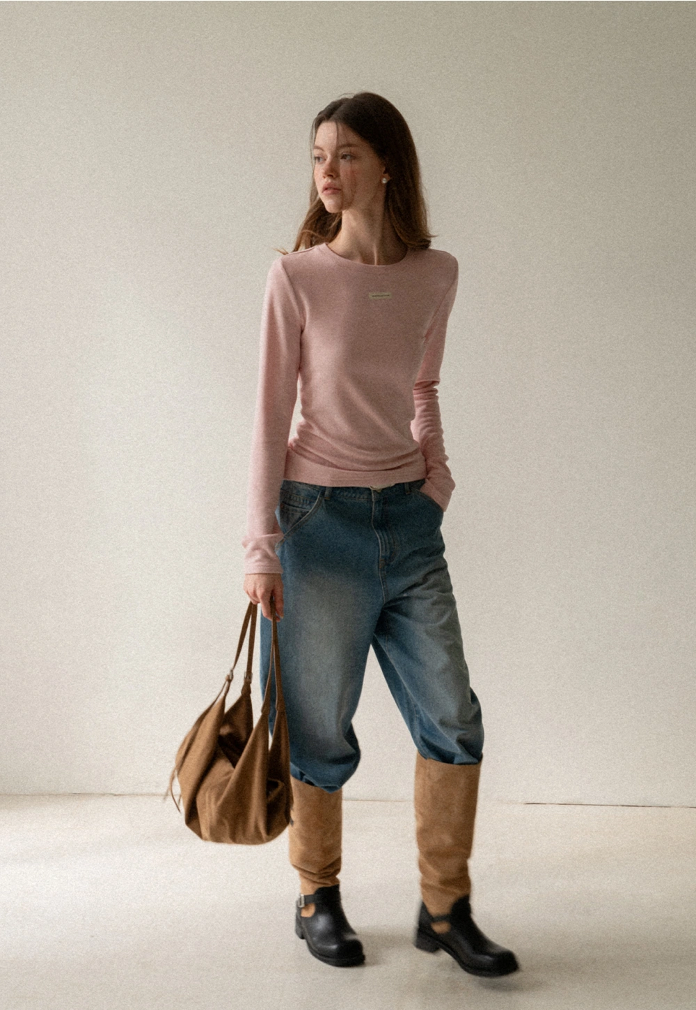 Women Simple Long Sleeve Knit Top with Logo Patch