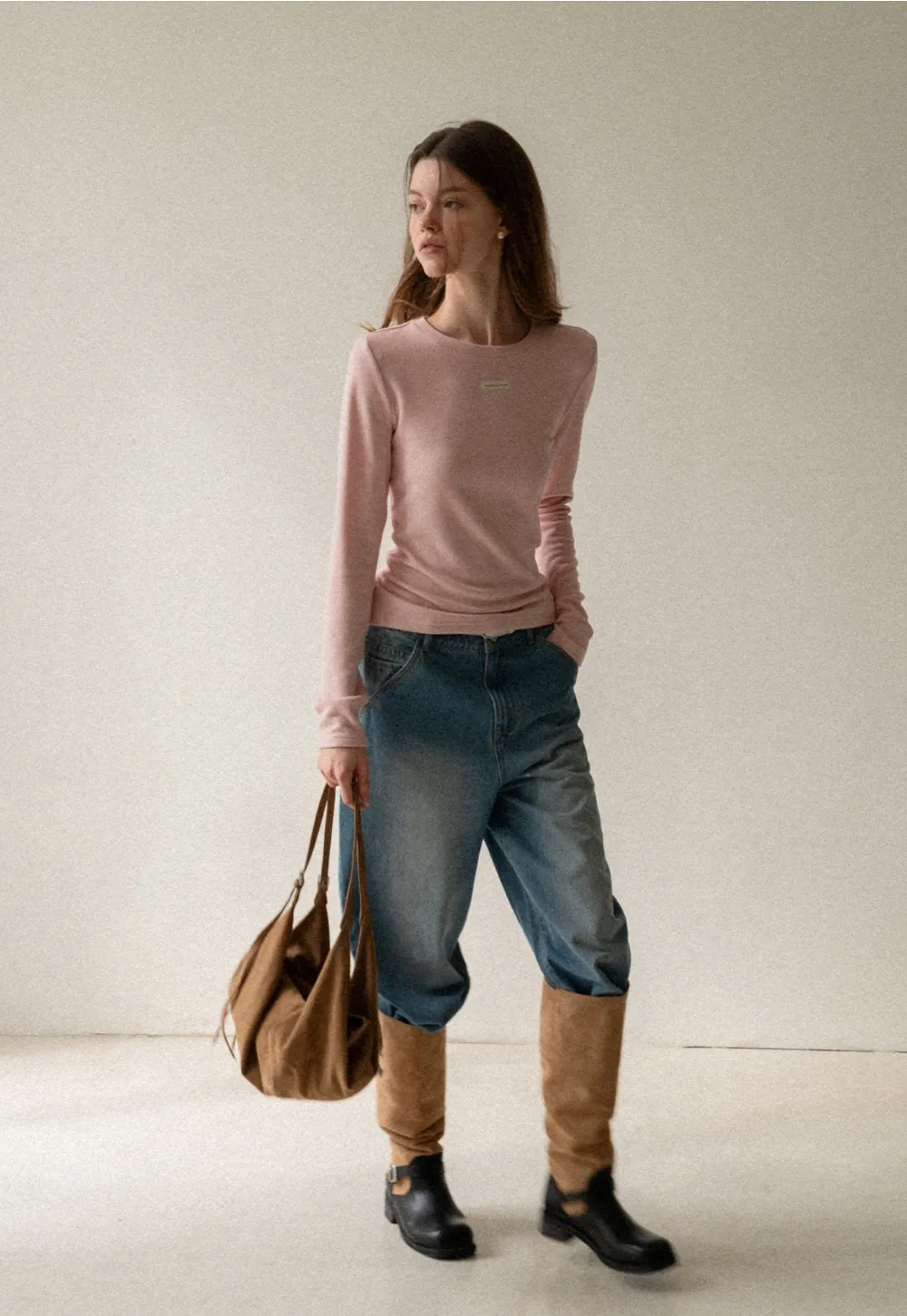 Women Simple Long Sleeve Knit Top with Logo Patch