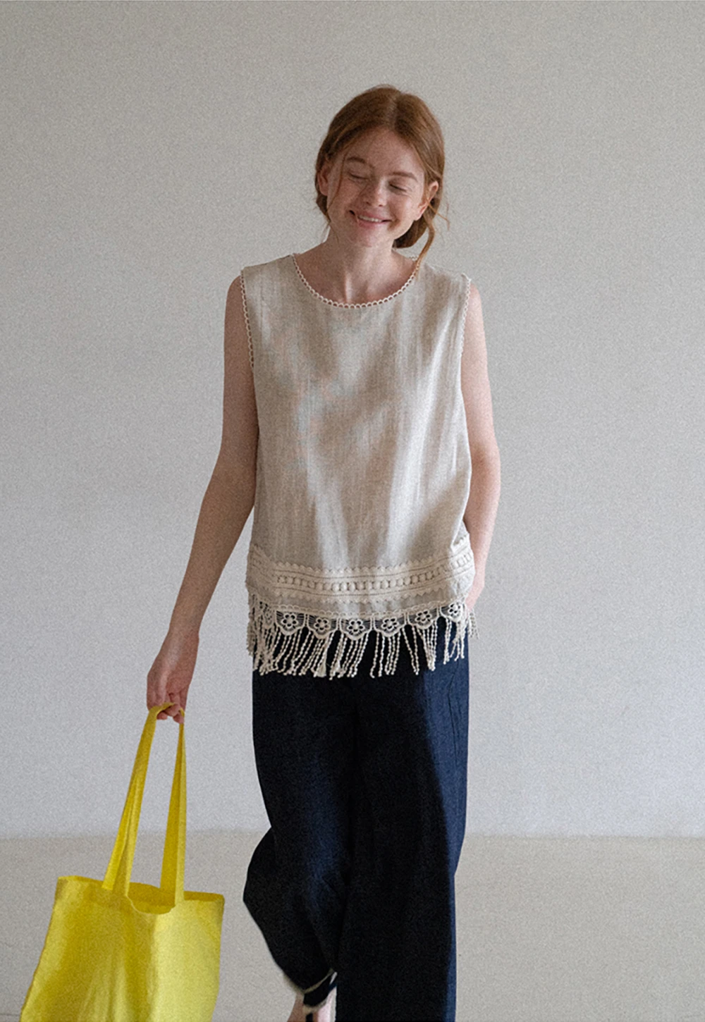 Lace Trim Tank Top with Tassel Hem