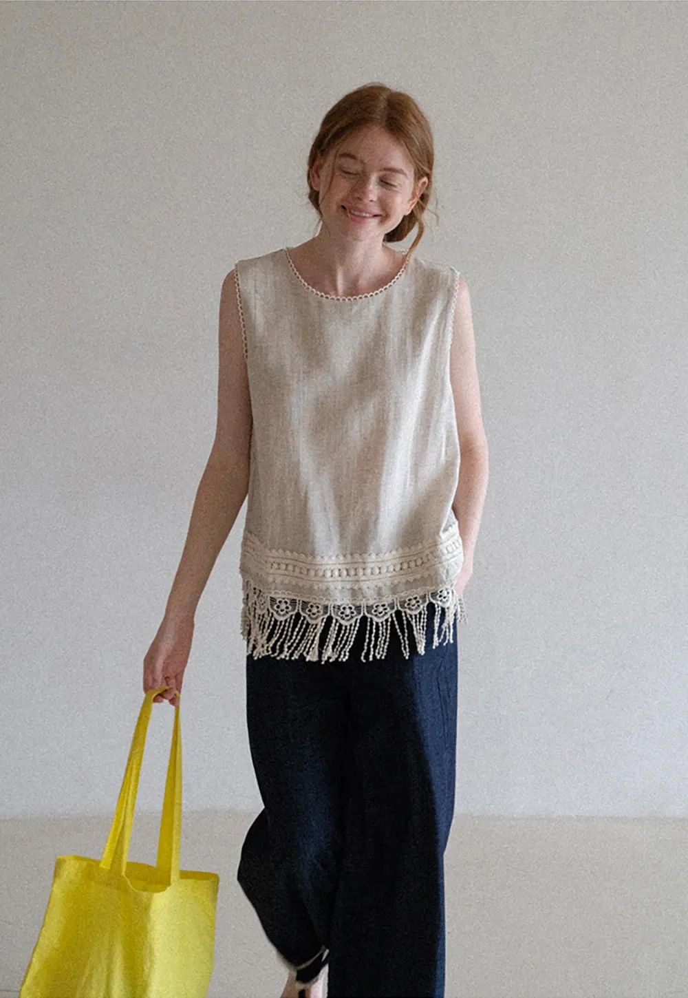 Lace Trim Tank Top with Tassel Hem