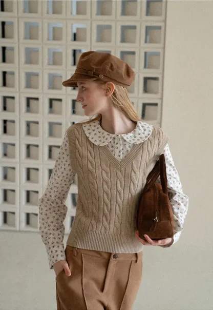 Cable Knit V Neck Sleeveless Sweater