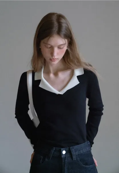 Elegant V-Neck Knit Top with Contrast Lapel Collar