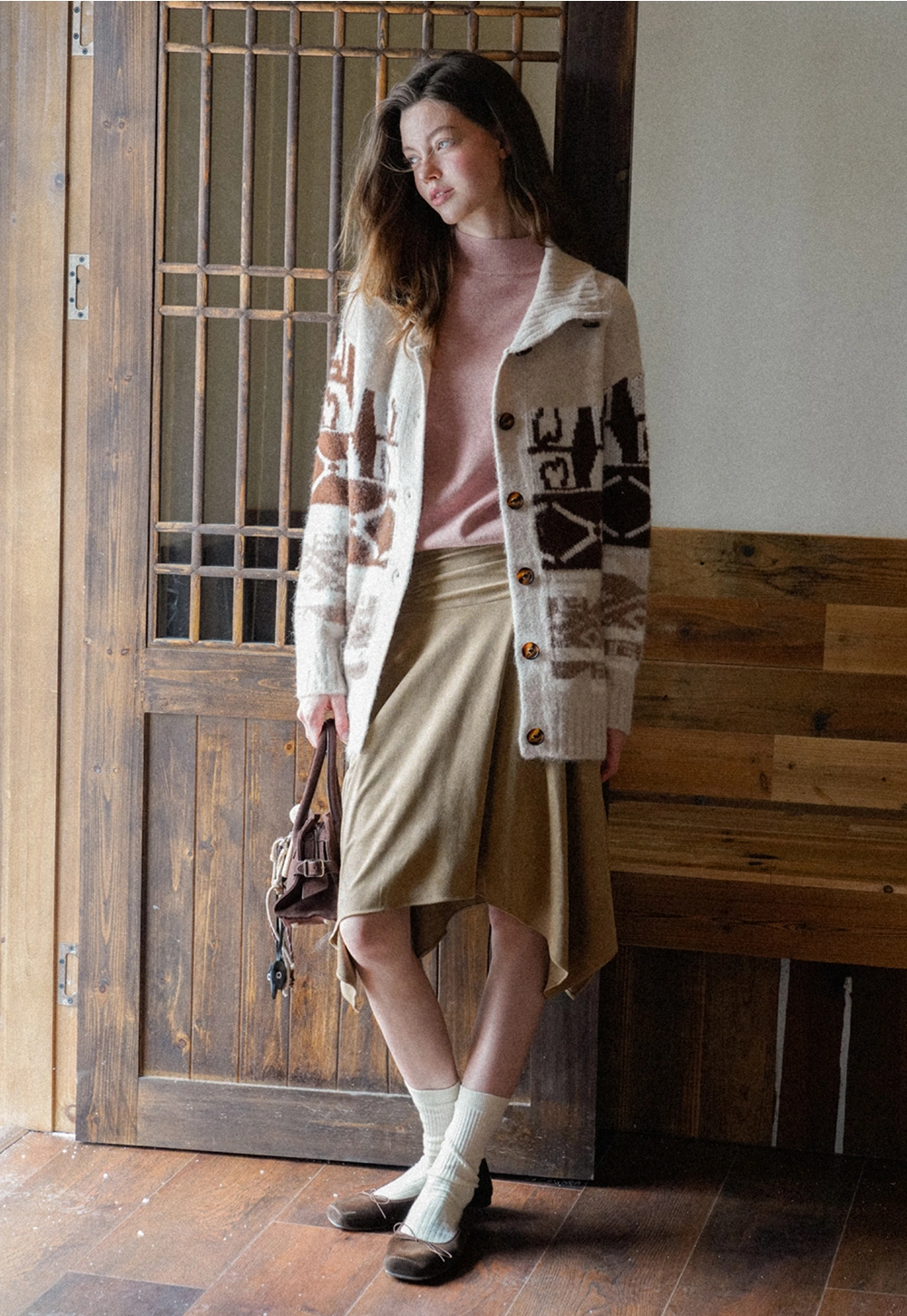 Vintage-Inspired Knit Cardigan with Geometric Design