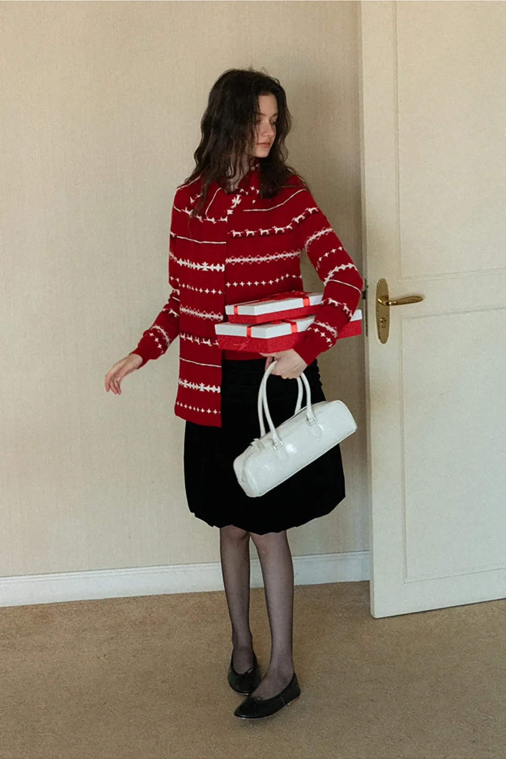 Christmas Knit Scarf With Reindeer Pattern