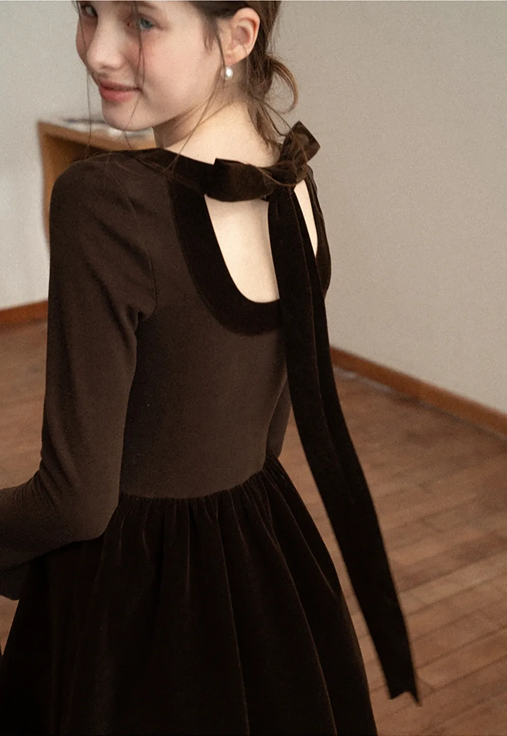 Chic Brown Velvet Mini Dress with Bell Sleeves