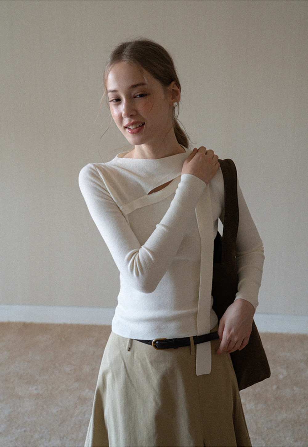 White Long Sleeve Knit Top With Tie