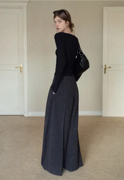 Women Square Neck Long Sleeve Tee