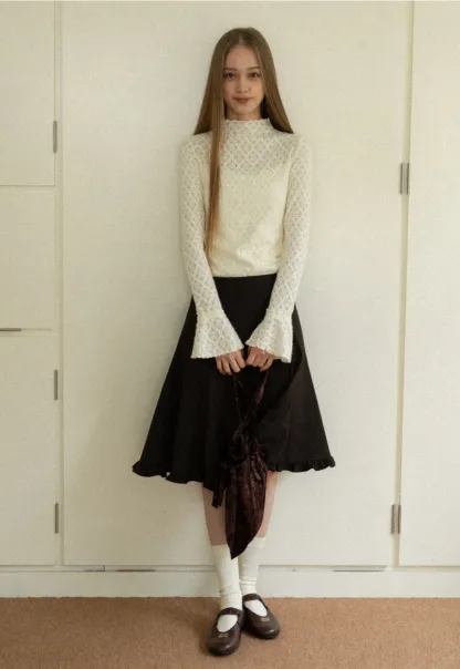 Elegant White Floral Lace Knit Long Sleeve Blouse