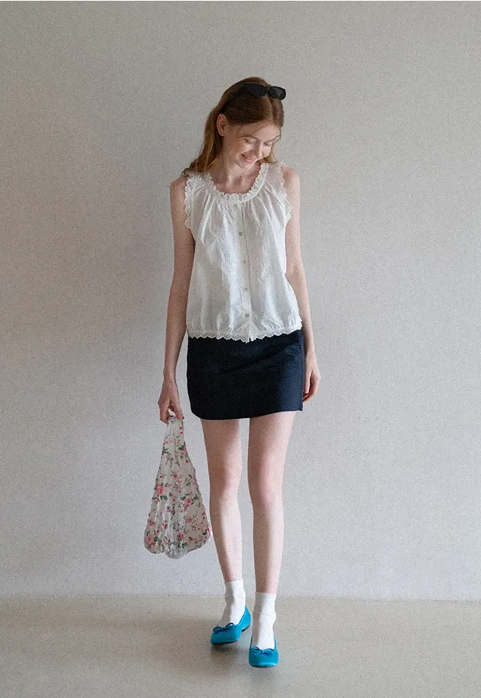 Women’s Lace Trim Floral Embroidered Button Sleeveless Blouse