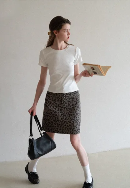 Short sleeve tshirt with lace back detail