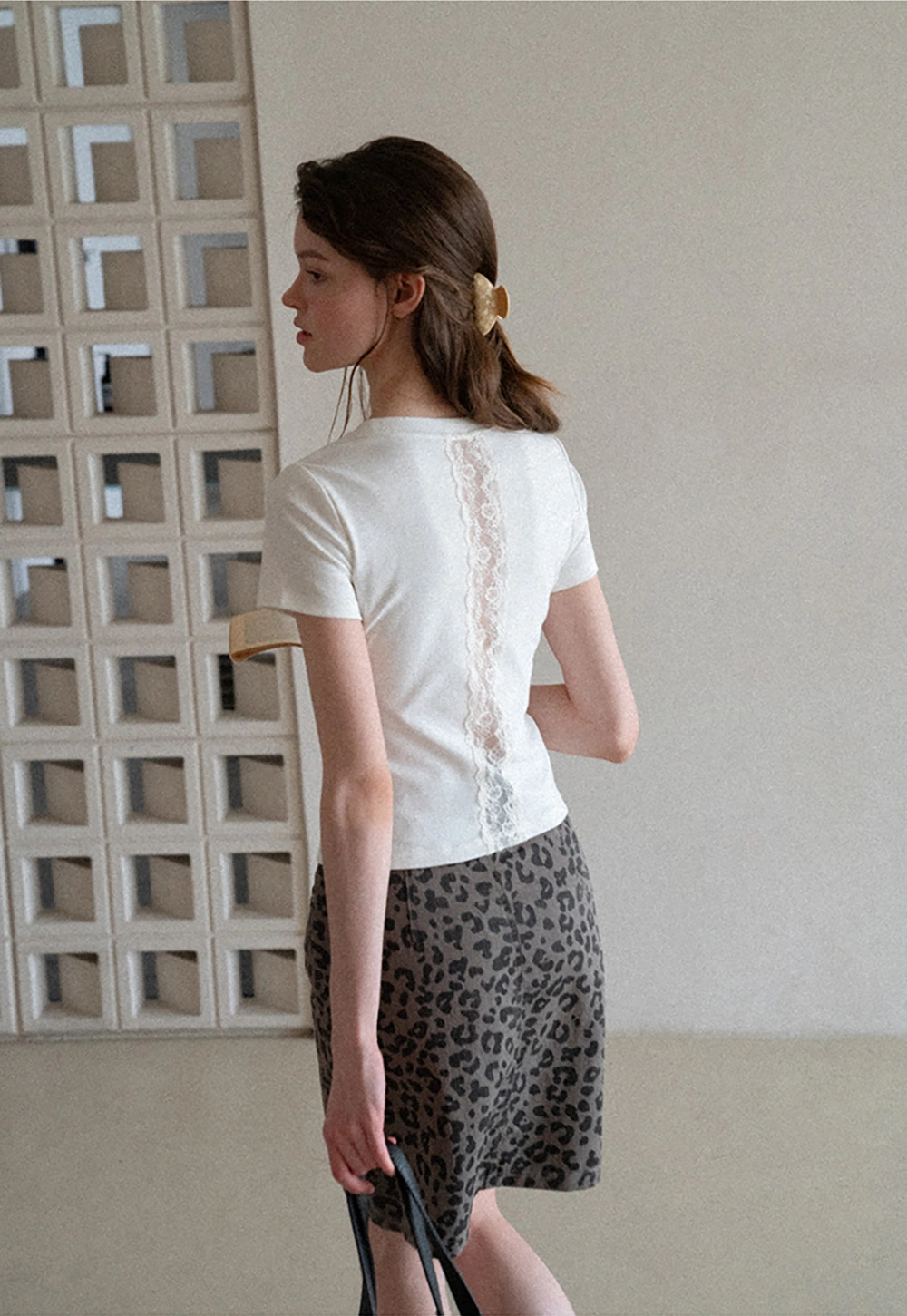 Short sleeve tshirt with lace back detail