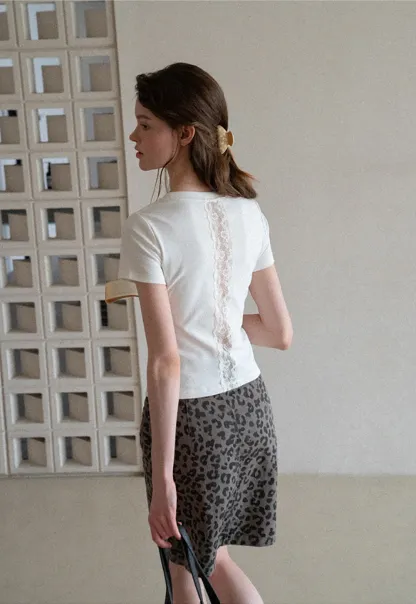 Short sleeve tshirt with lace back detail