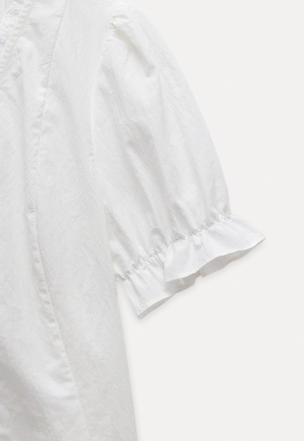Eyelet Trim Puff Sleeve Tie-Front Blouse