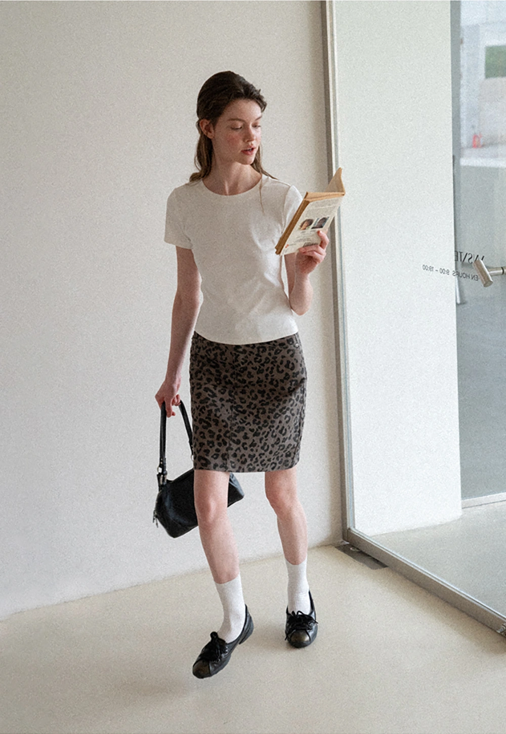 Short sleeve tshirt with lace back detail