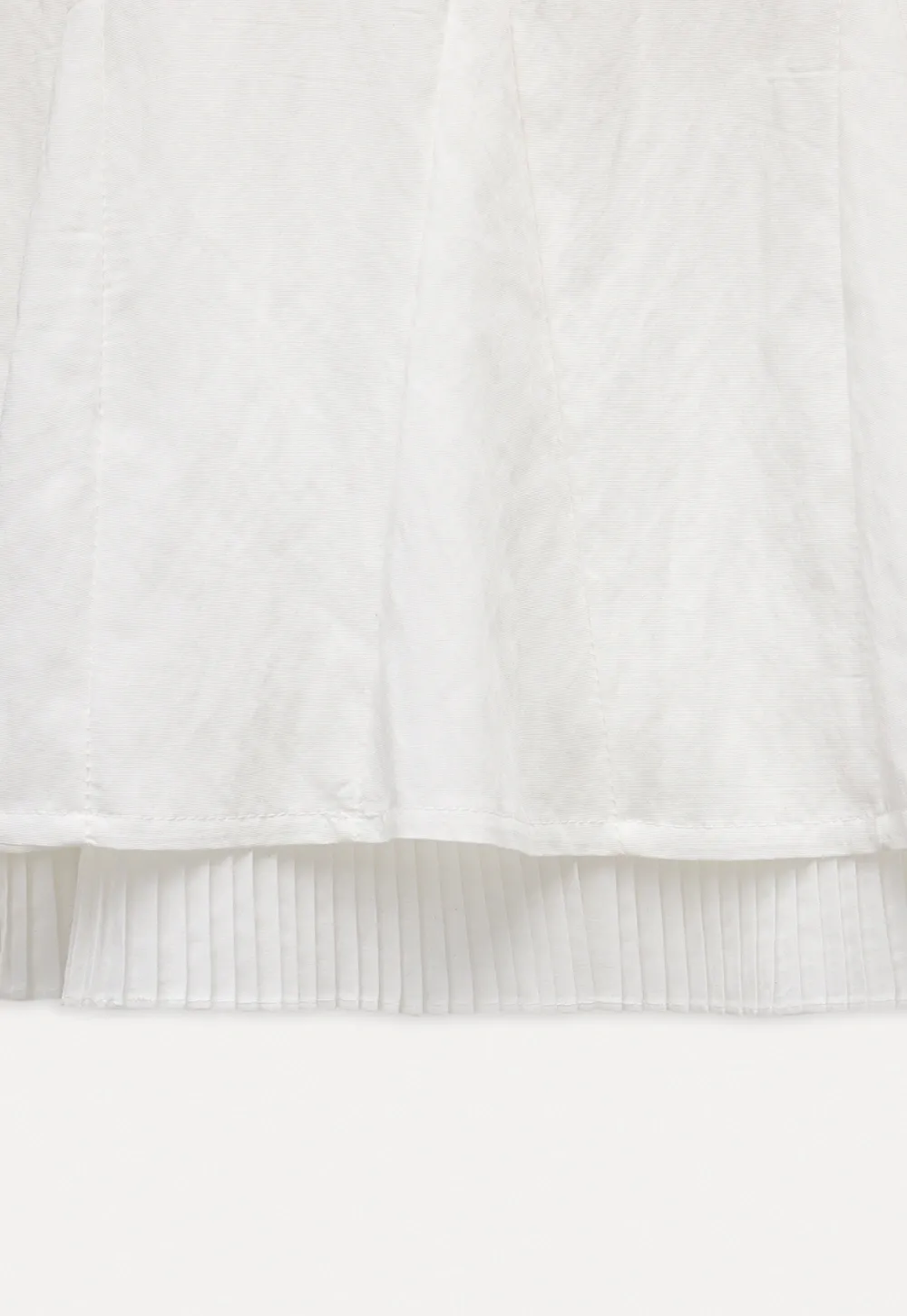 Women's Sleeveless Pleated Hem Blouse