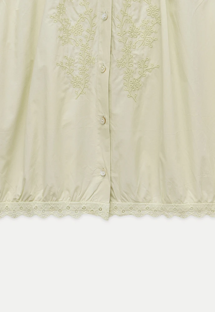 Women’s Lace Trim Floral Embroidered Button Sleeveless Blouse
