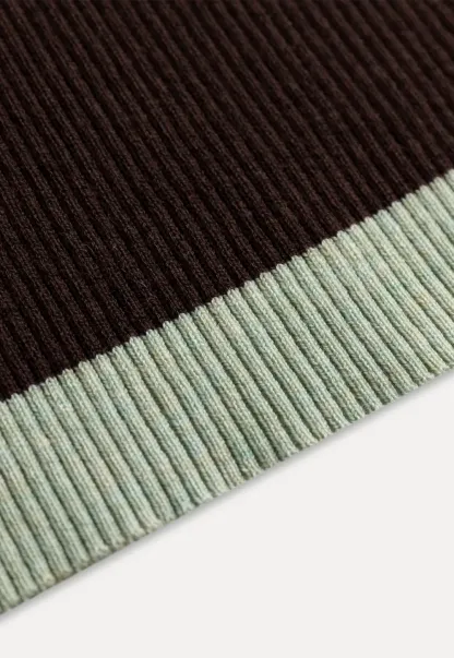 Contrast Trim V Neck Knit Top