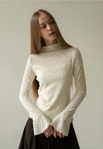 Elegant White Floral Lace Knit Long Sleeve Blouse