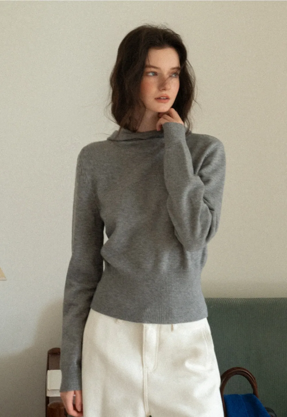 Fashionable Grey Sweater with Hood and Ribbed Trim