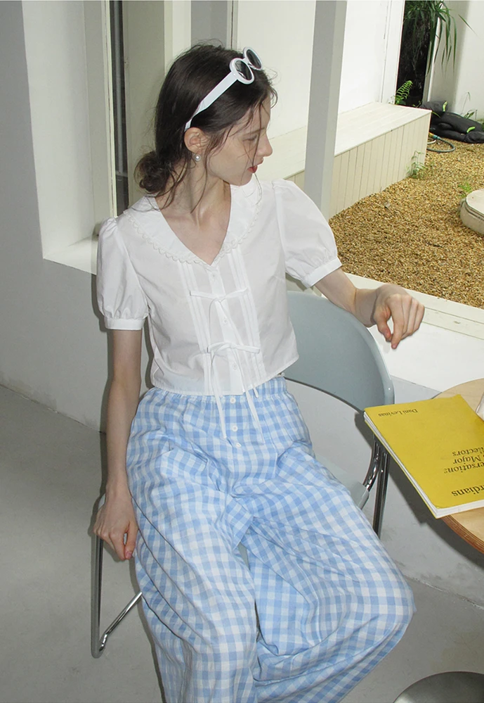 Women's Lace Collar Bow-Detail Blouse