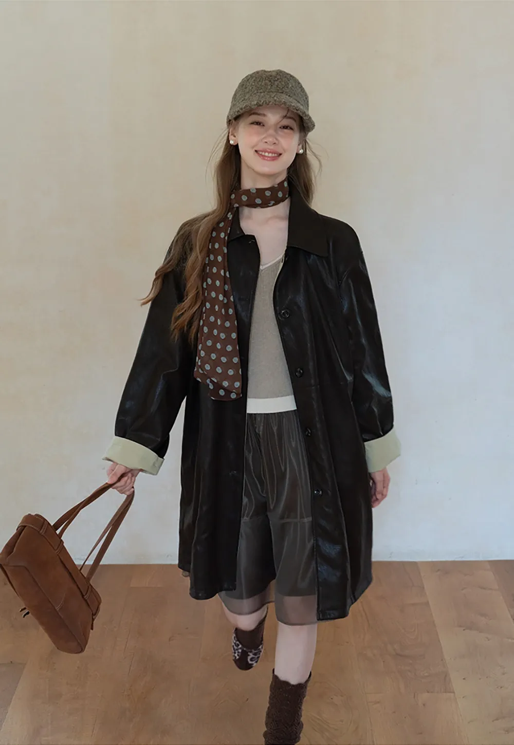 Womens V Neck Contrast Trim Knit Long Sleeve Top