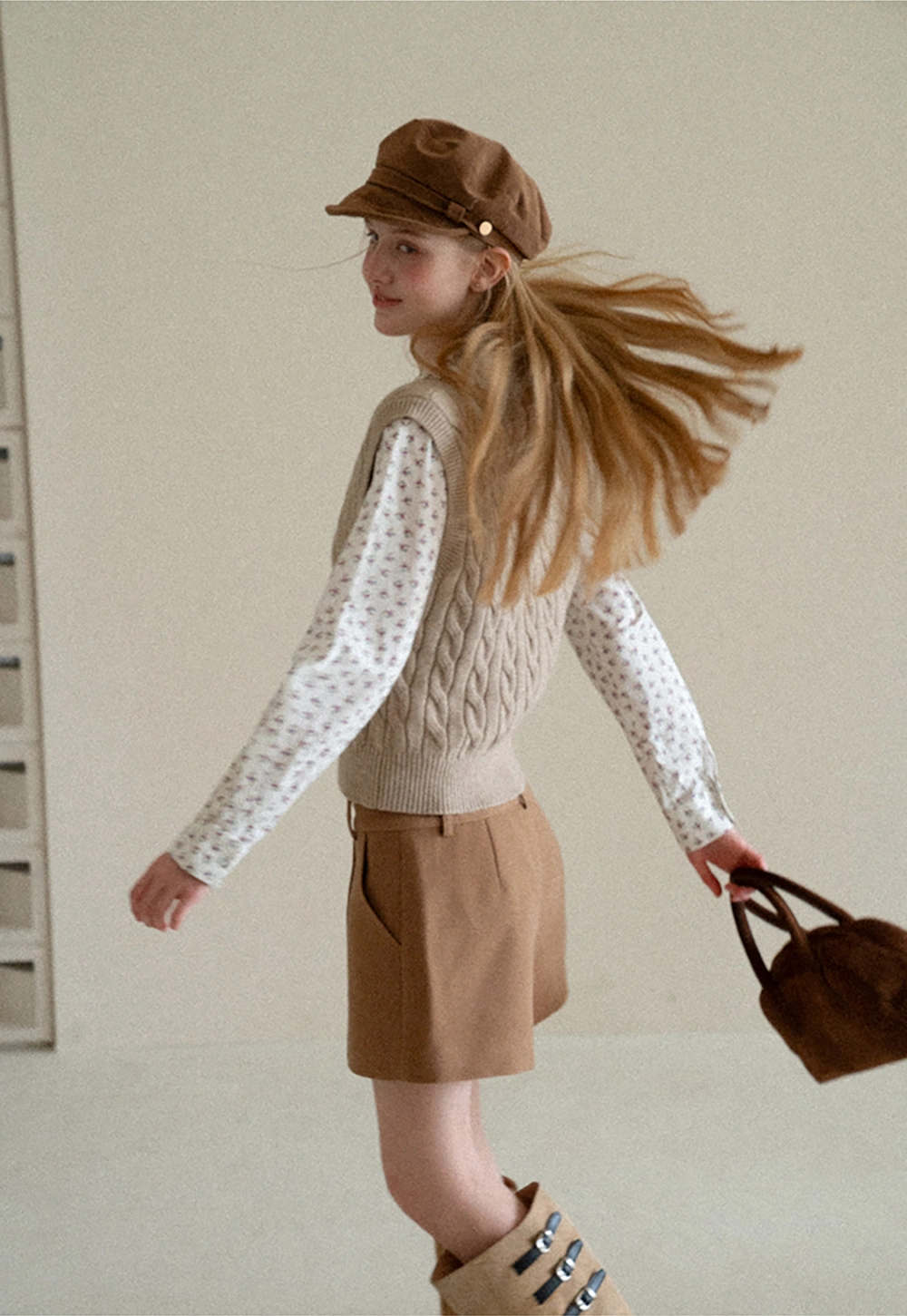 Cable Knit V Neck Sleeveless Sweater