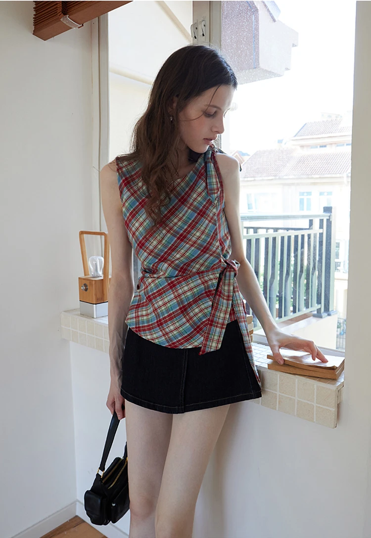 Plaid Sleeveless Top with Side Tie