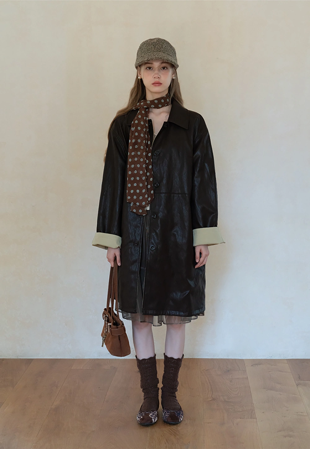 Womens V Neck Contrast Trim Knit Long Sleeve Top