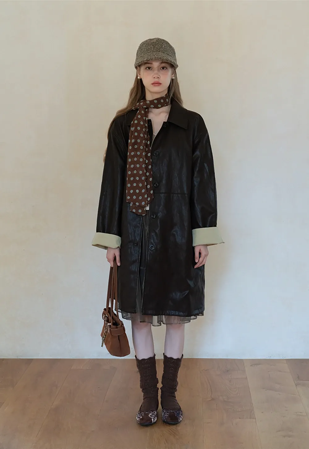 Womens V Neck Contrast Trim Knit Long Sleeve Top