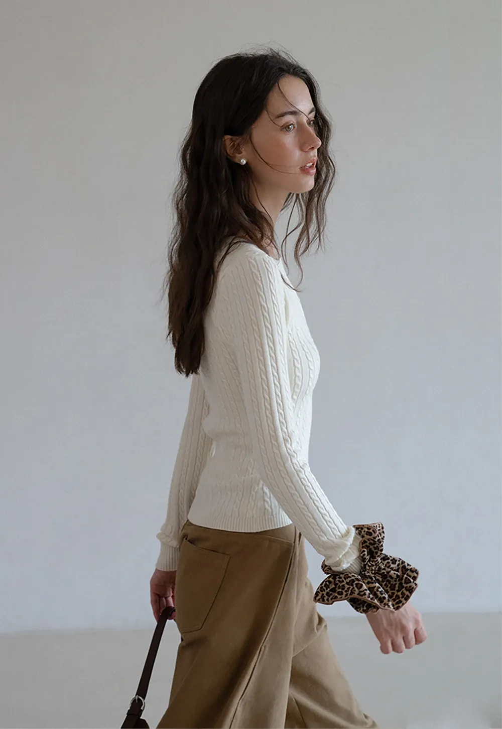 Womens Ribbed Knit Long Sleeve V- Neck Knit Top